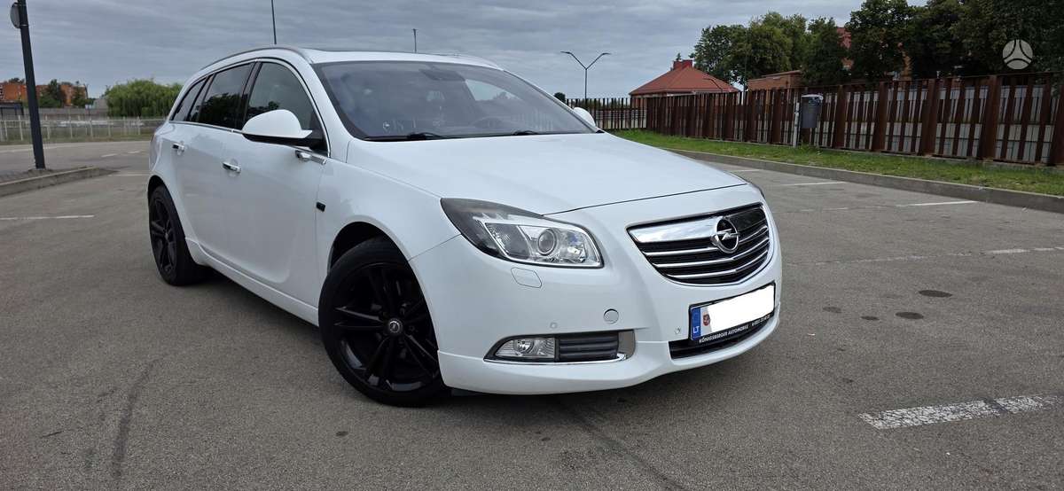 Opel Insignia 2012 — photo 20