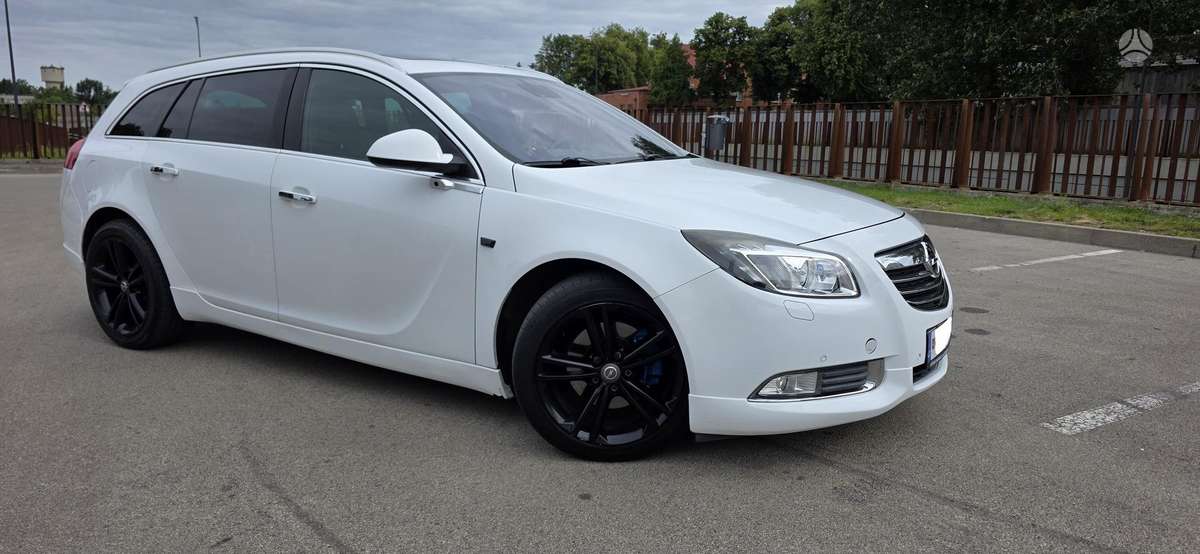 Opel Insignia 2012 — photo 21