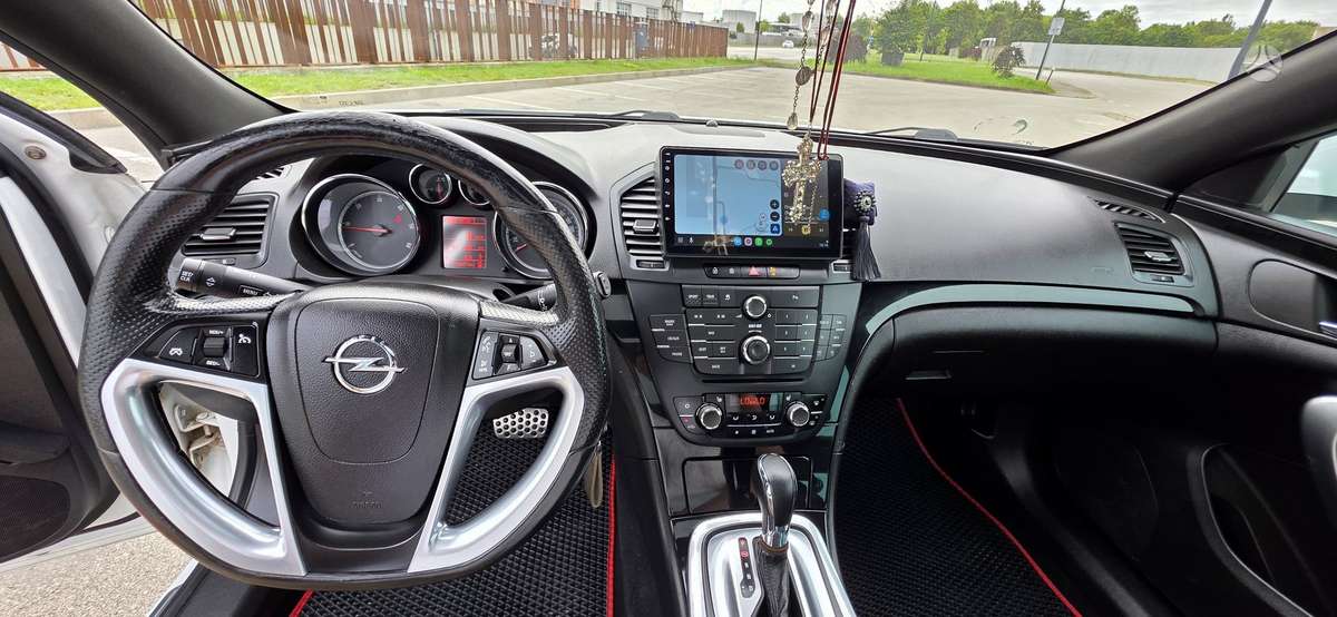Opel Insignia 2012 — photo 25