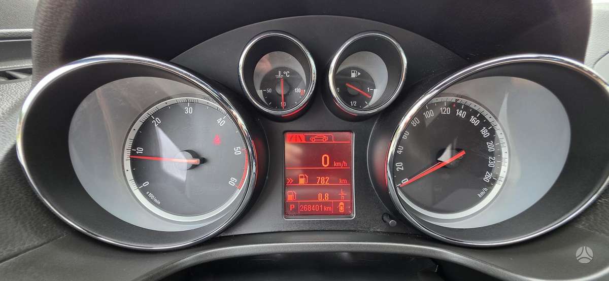 Opel Insignia 2012 — photo 26