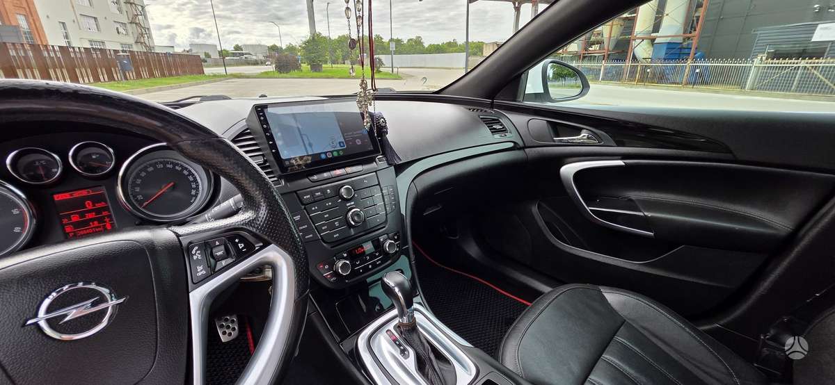 Opel Insignia 2012 — photo 28