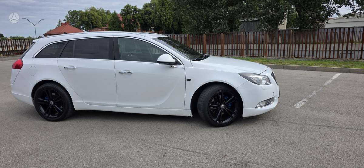 Opel Insignia 2012 — interior