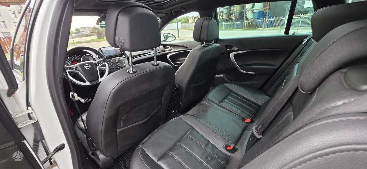 Opel Insignia 2012 — photo 33