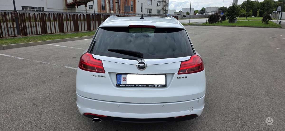 Opel Insignia 2012 — photo 36