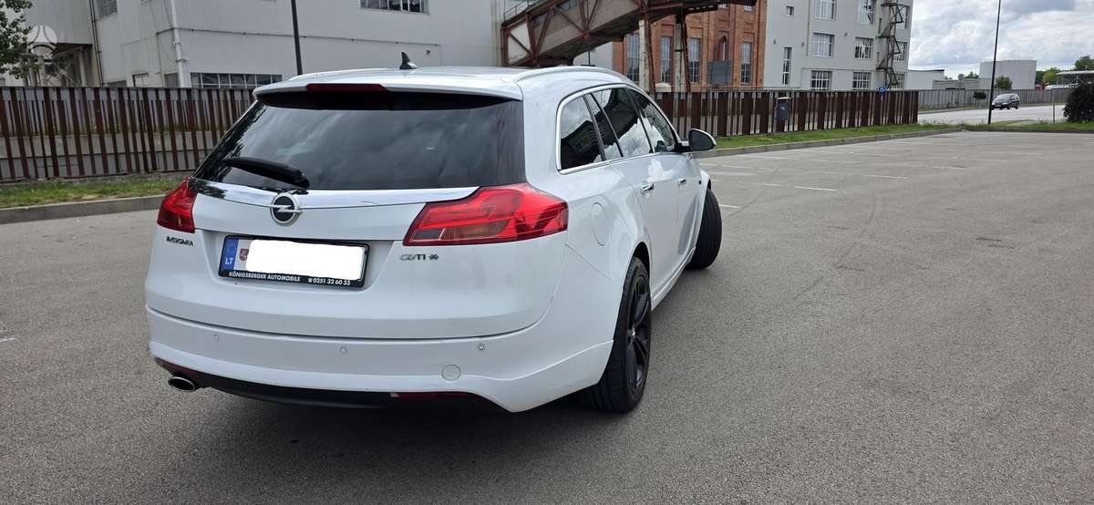 Opel Insignia 2012 — photo 8