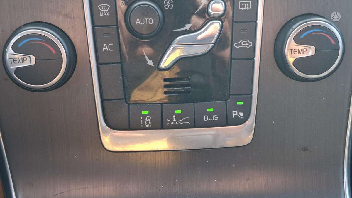 Volvo V60 2012 — photo 13