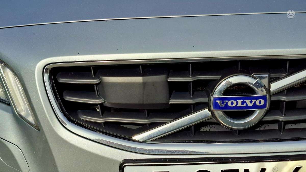 Volvo V60 2012 — photo 16