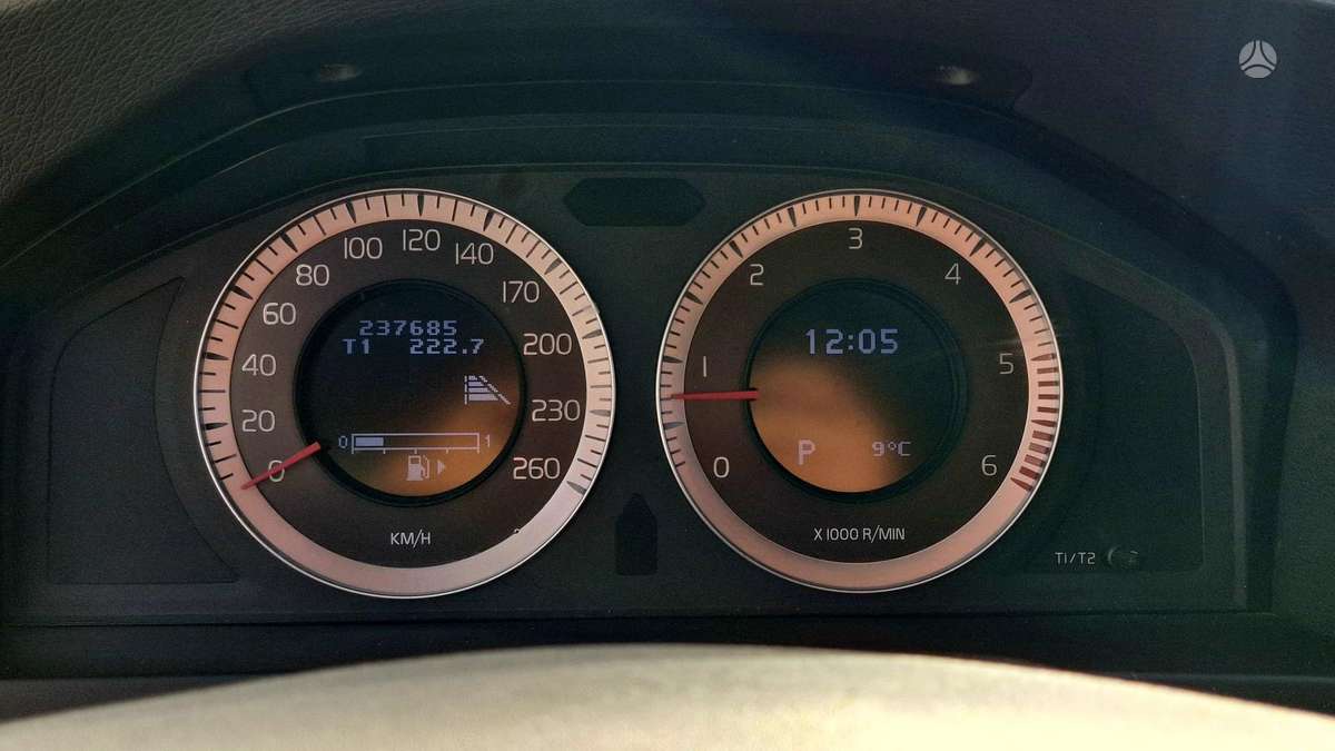 Volvo V60 2012 — photo 22