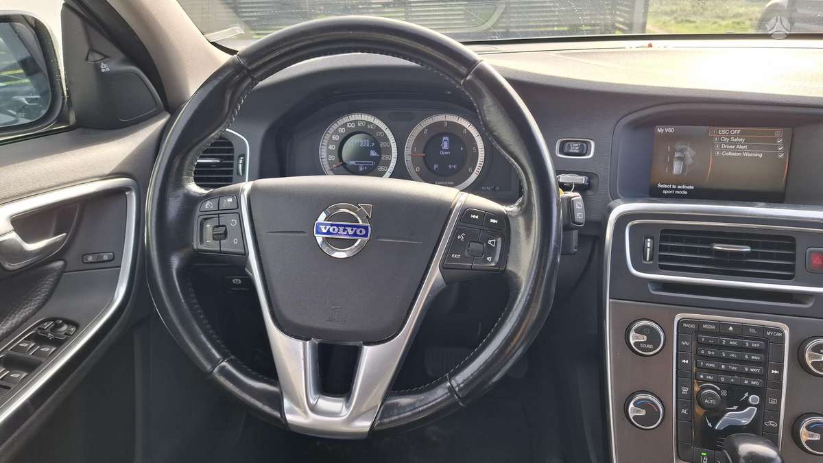 Volvo V60 2012 — photo 8
