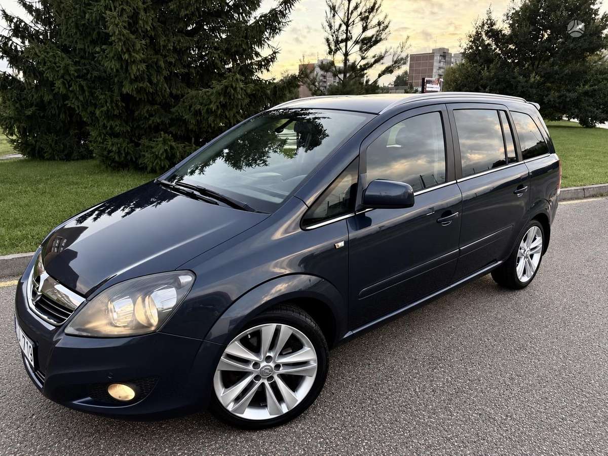 Opel Zafira 2010 — фото 23