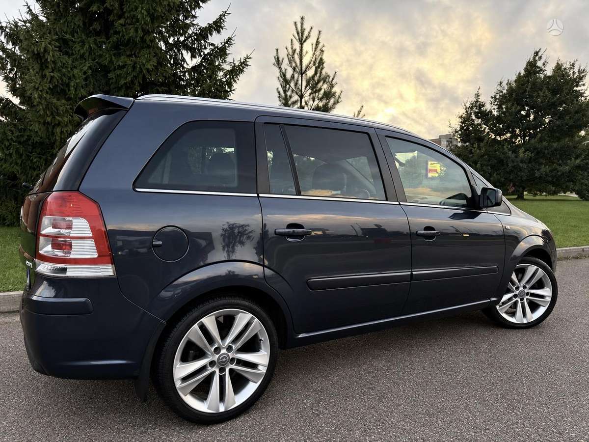Opel Zafira 2010 — двигун 1910 cm³, 120 HP (88kW)