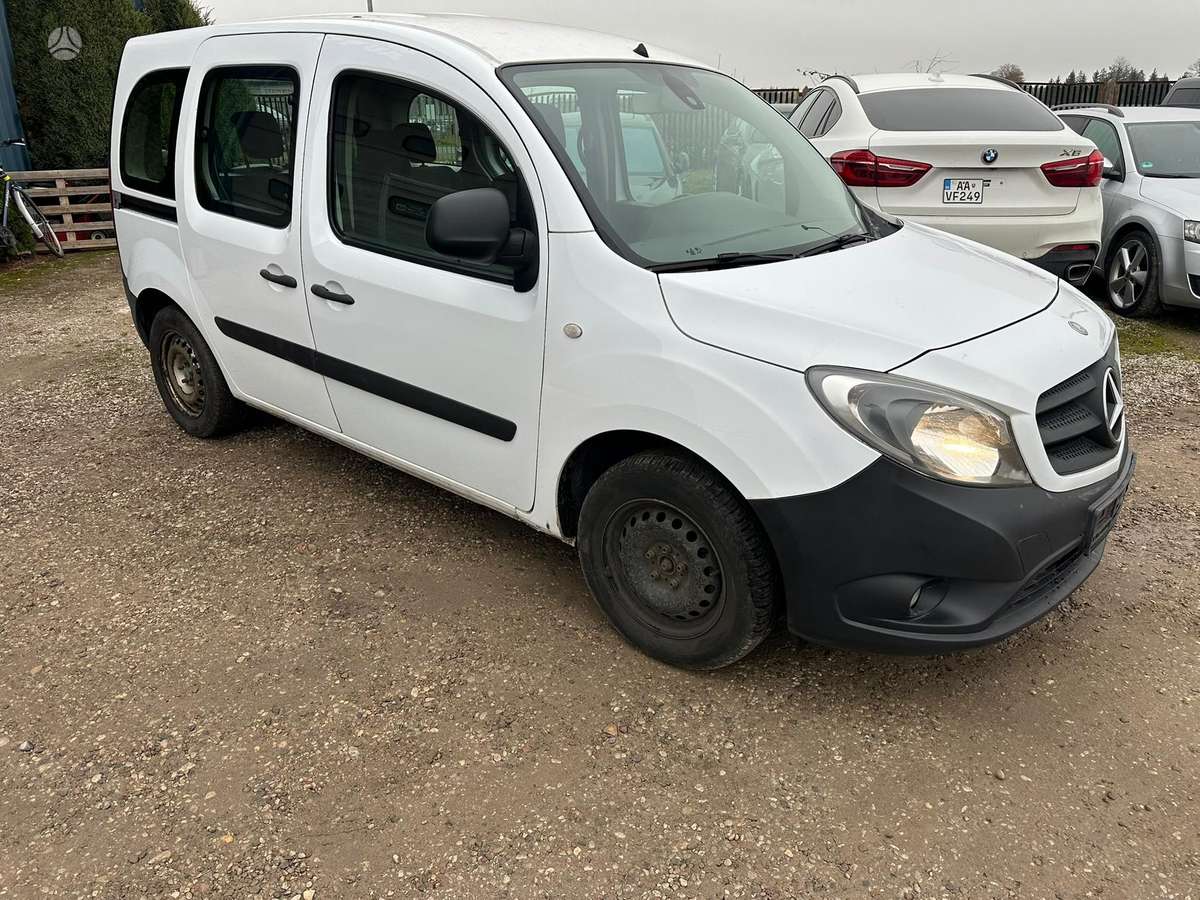 Mercedes-Benz Citan 2015 — rear view