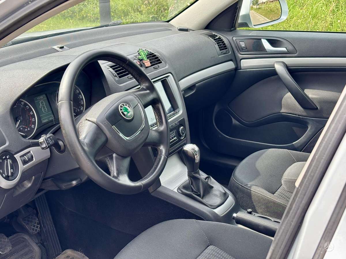 Skoda Octavia 2010 — photo 9