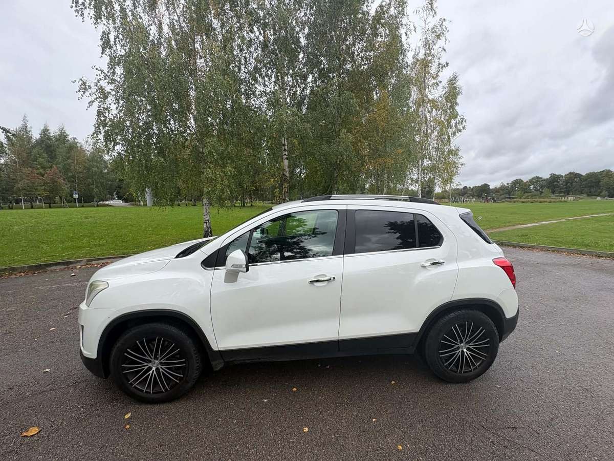Chevrolet Trax 2014 — rear view