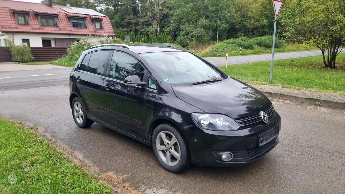 Volkswagen Golf 2011 — engine 1400 cm³, 122 HP (90kW)