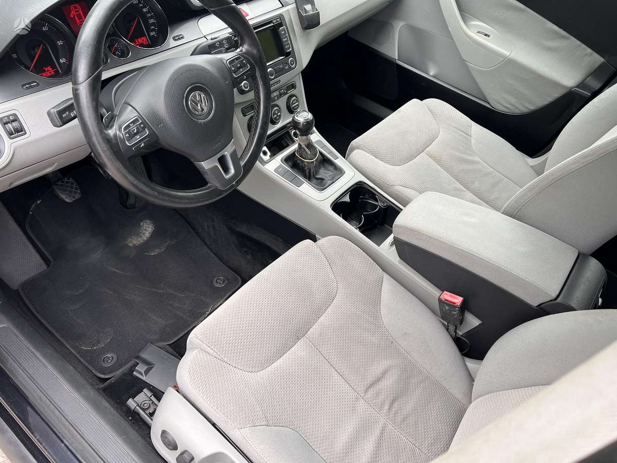 Volkswagen Passat 2006 — photo 16