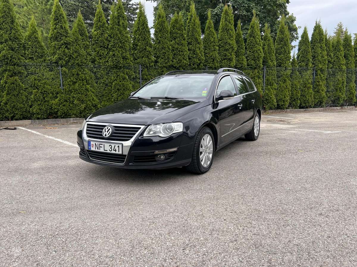 Volkswagen Passat 2006 — rear view