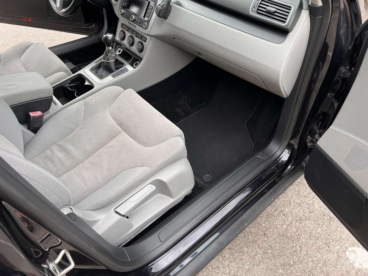 Volkswagen Passat 2006 — photo 25