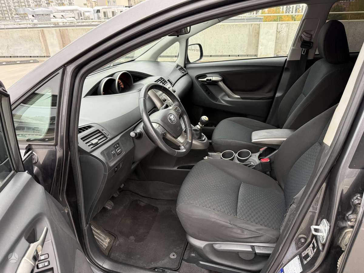 Toyota Verso 2009 — photo 10