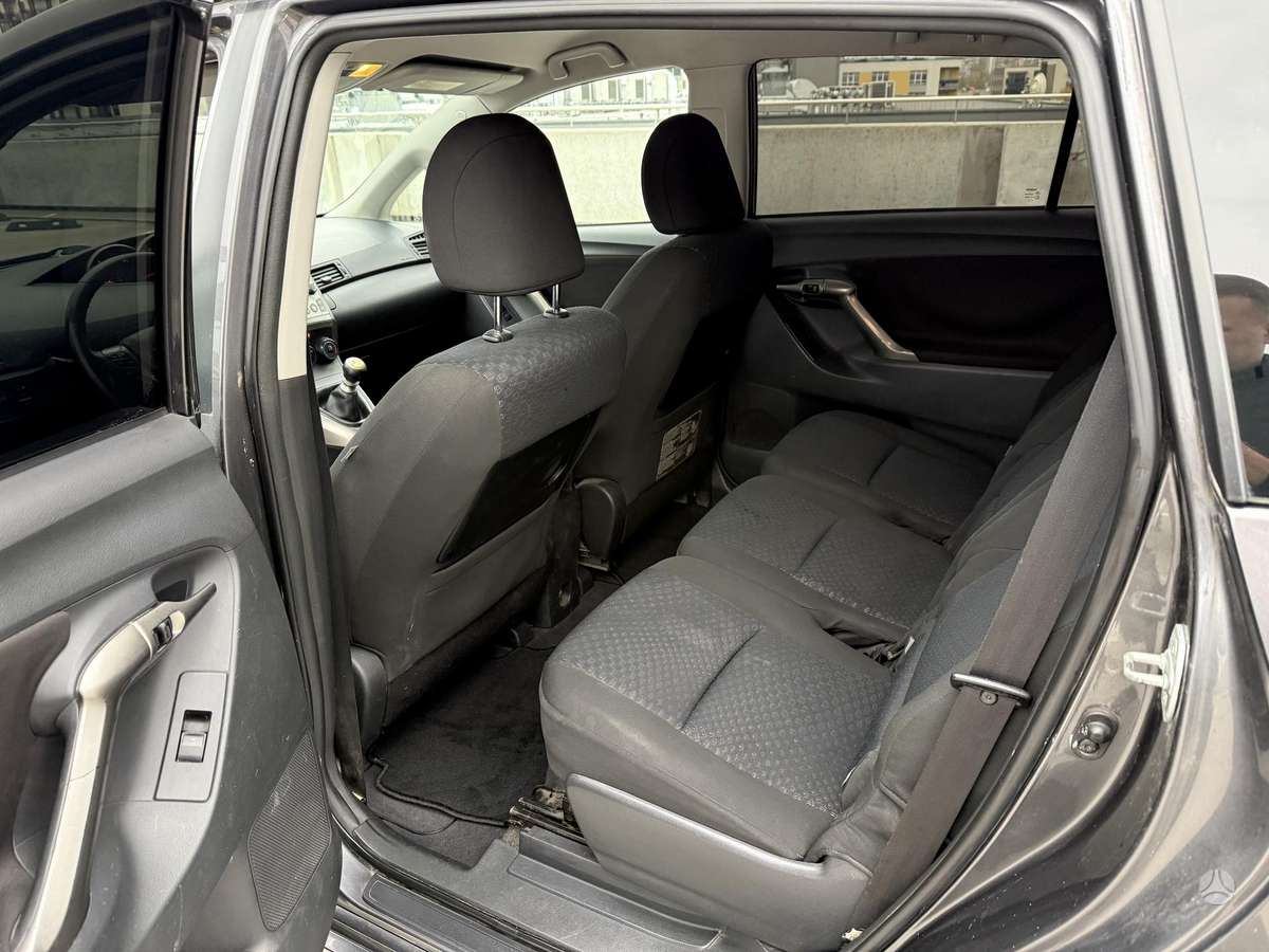Toyota Verso 2009 — photo 11