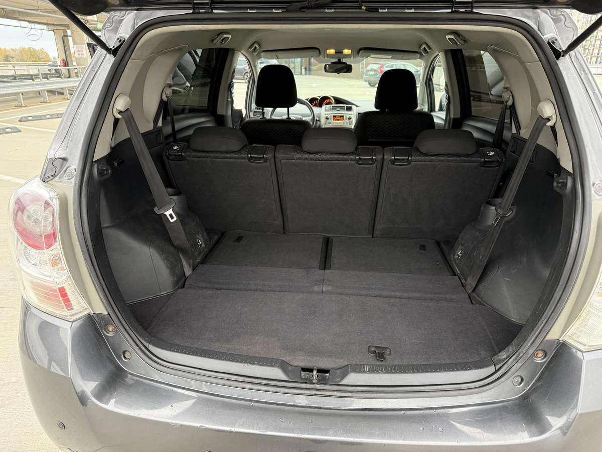 Toyota Verso 2009 — photo 12