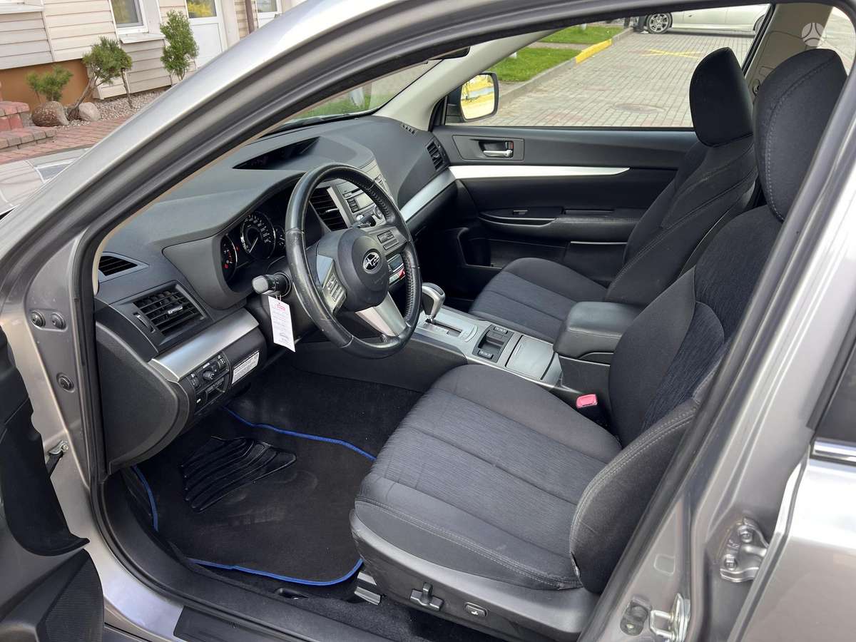 Subaru Legacy 2009 — photo 11