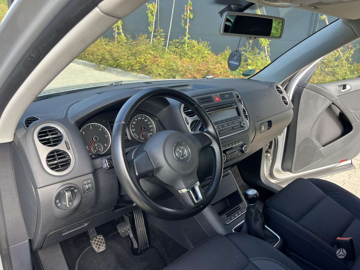 Volkswagen Tiguan 2010 — photo 16