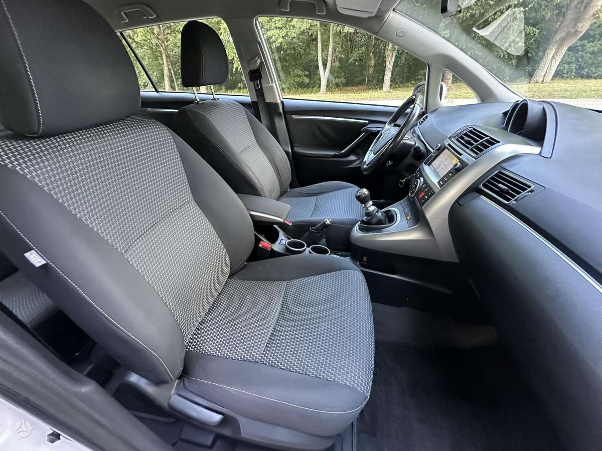 Toyota Verso 2015 — photo 19