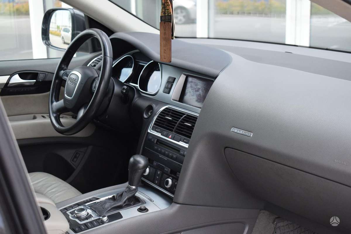 Audi Q7 2008 — photo 12