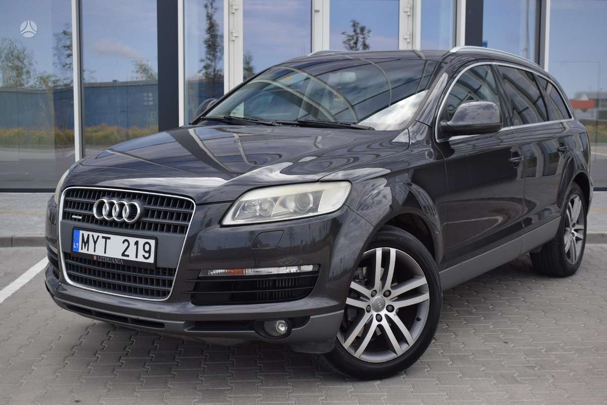 Audi Q7 2008 — interior