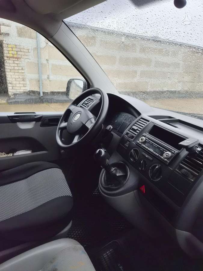 Volkswagen Transporter 2008 — photo 8