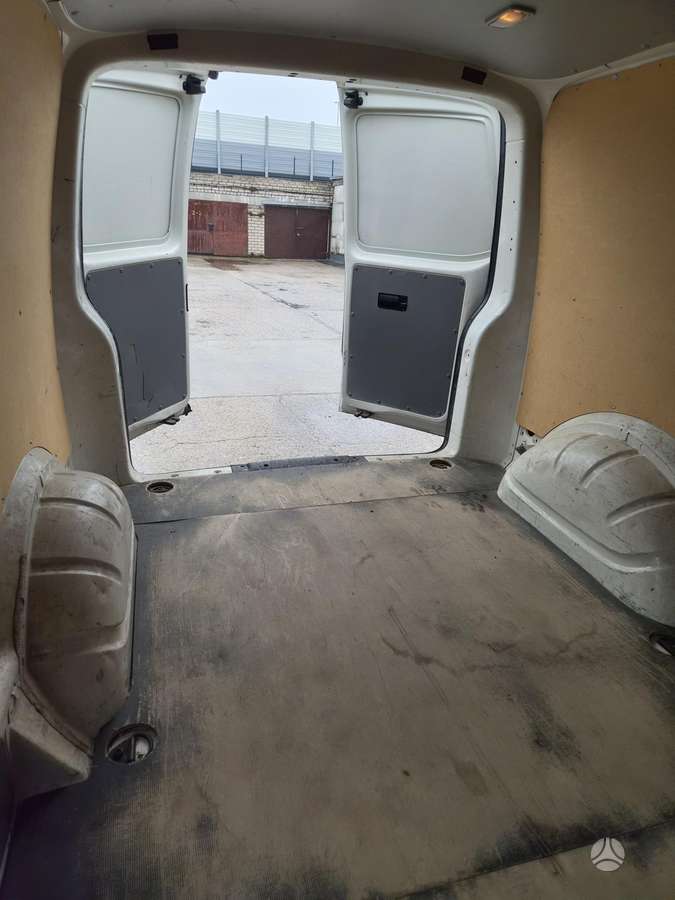 Volkswagen Transporter 2008 — photo 9