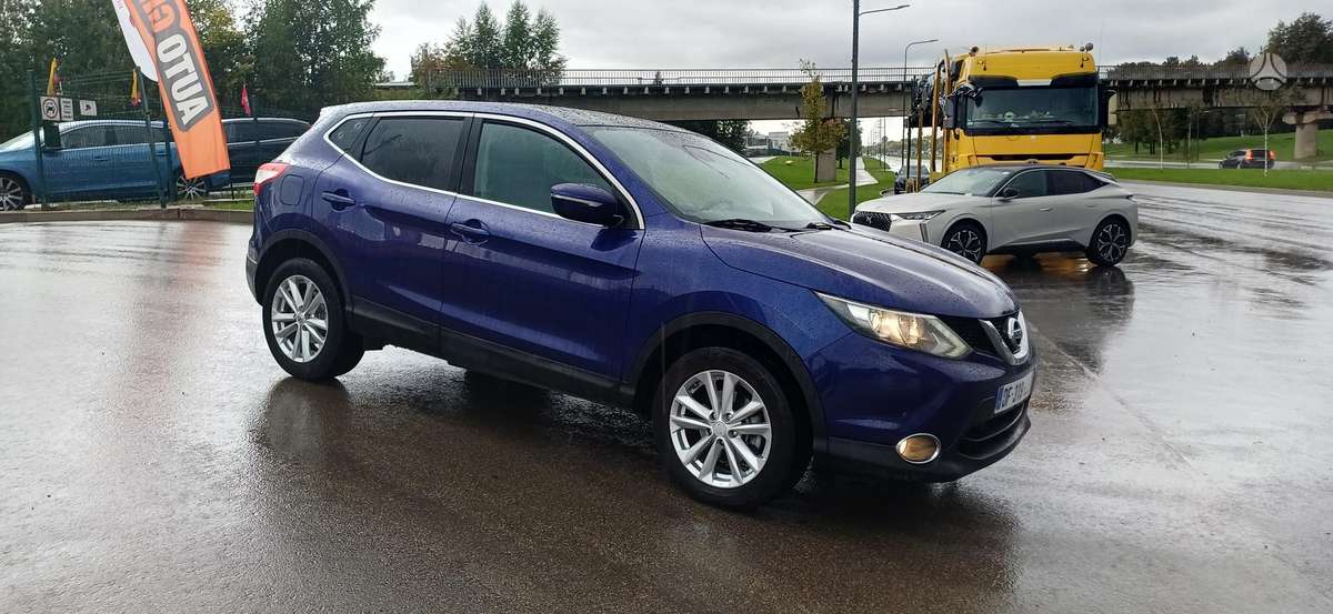 Nissan Qashqai 2015 — вигляд ззаду
