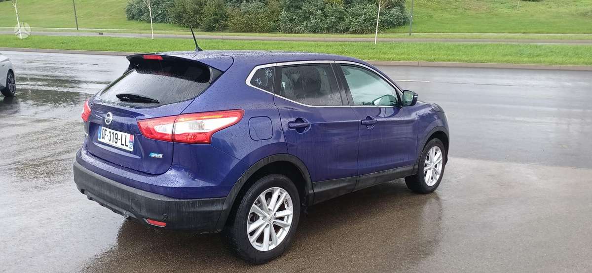 Nissan Qashqai 2015 — салон