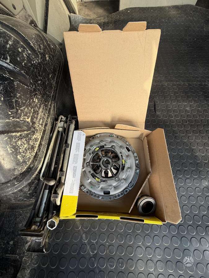 Volkswagen Transporter 2008 — photo 12