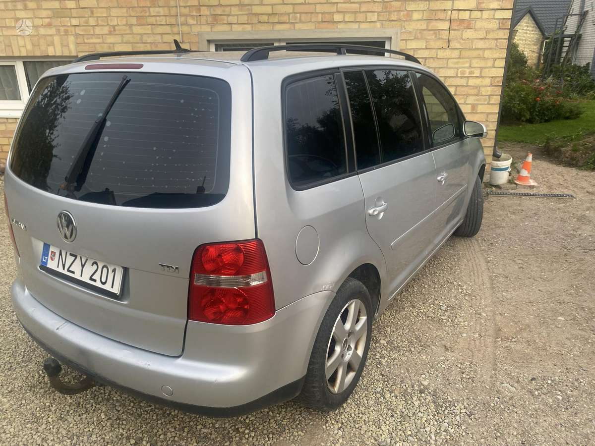 Volkswagen Touran 2006 — engine 1896 cm³, 105 HP (77kW)