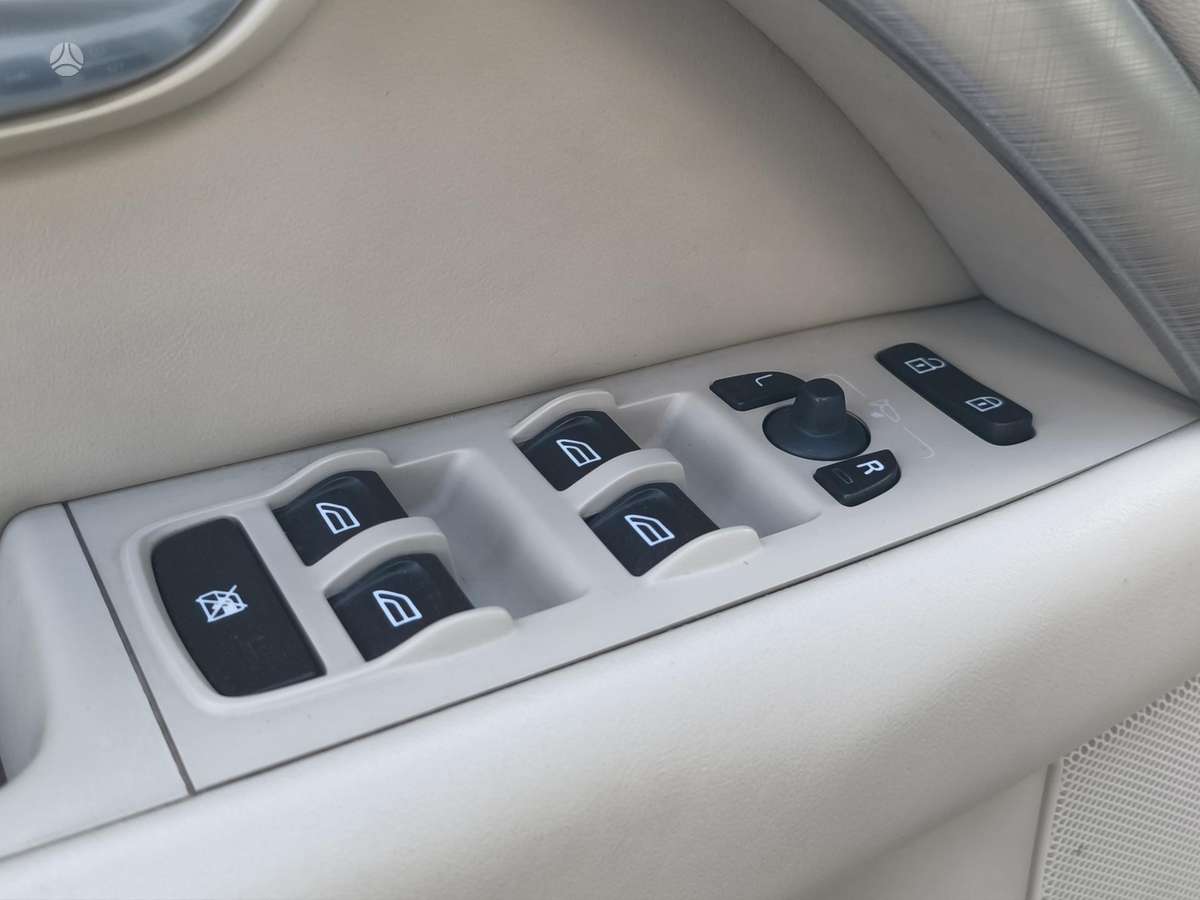 Volvo V70 2008 — photo 14