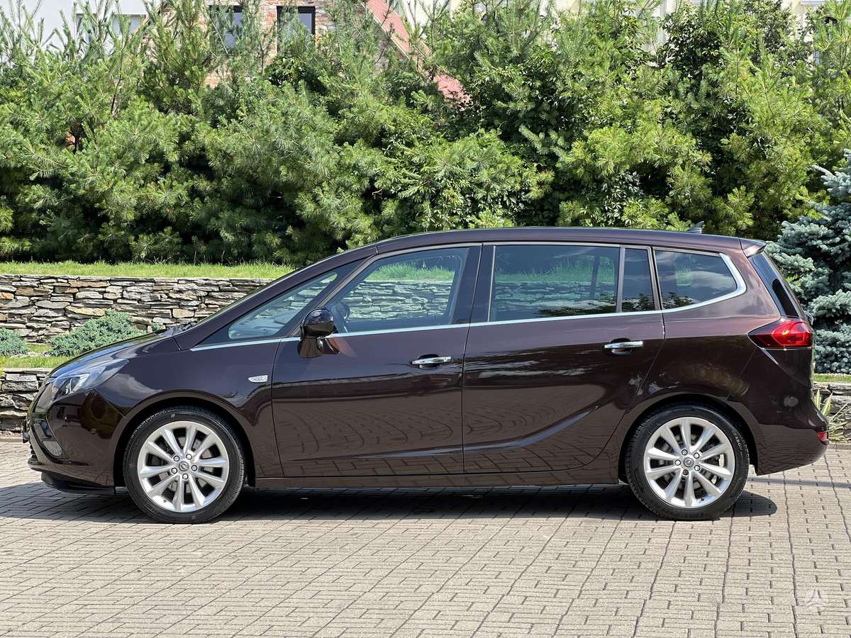 Opel Zafira 2012 — photo 10