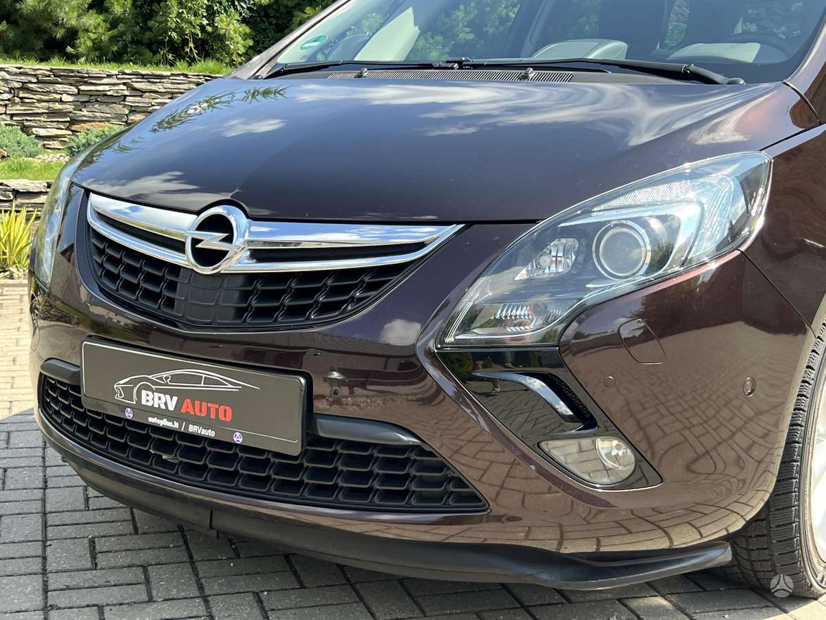 Opel Zafira 2012 — photo 11