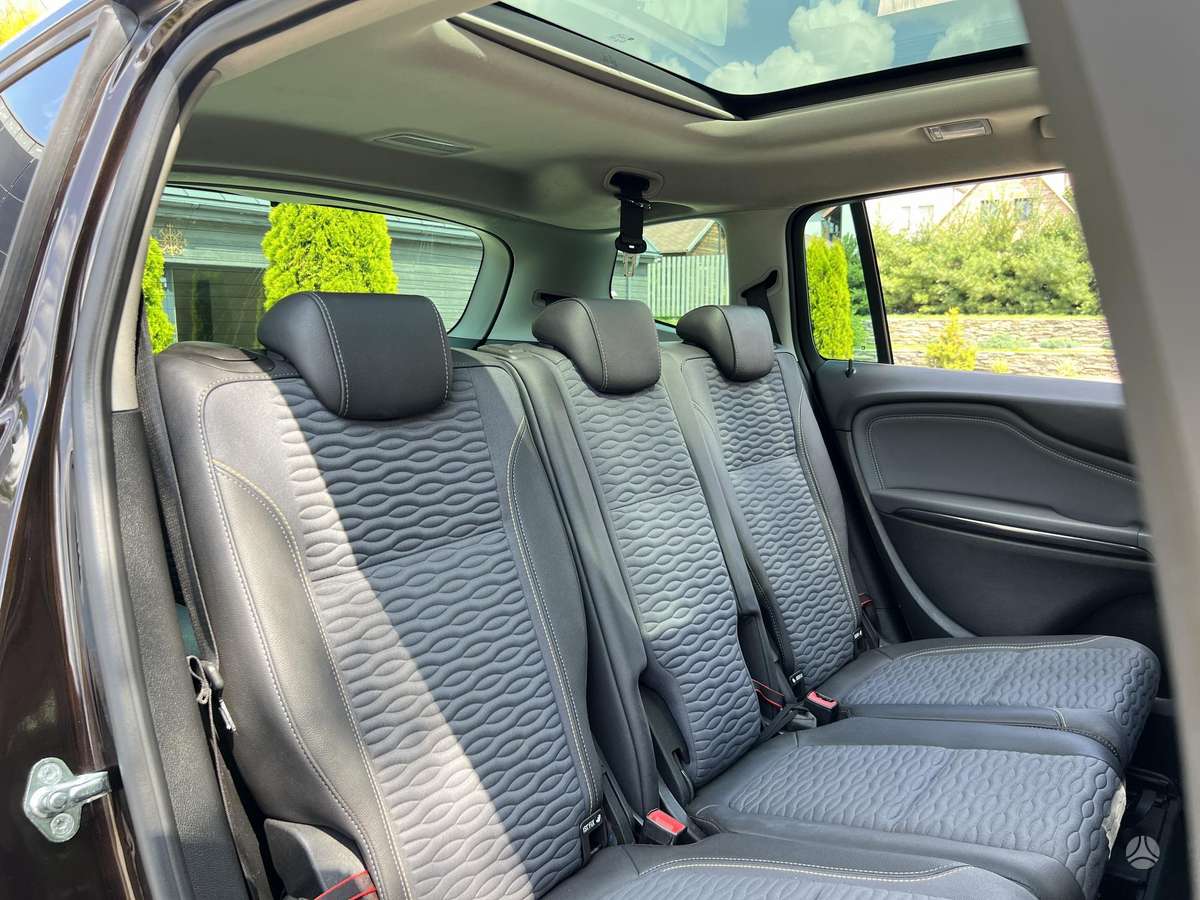 Opel Zafira 2012 — photo 26