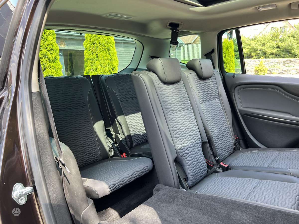 Opel Zafira 2012 — photo 27