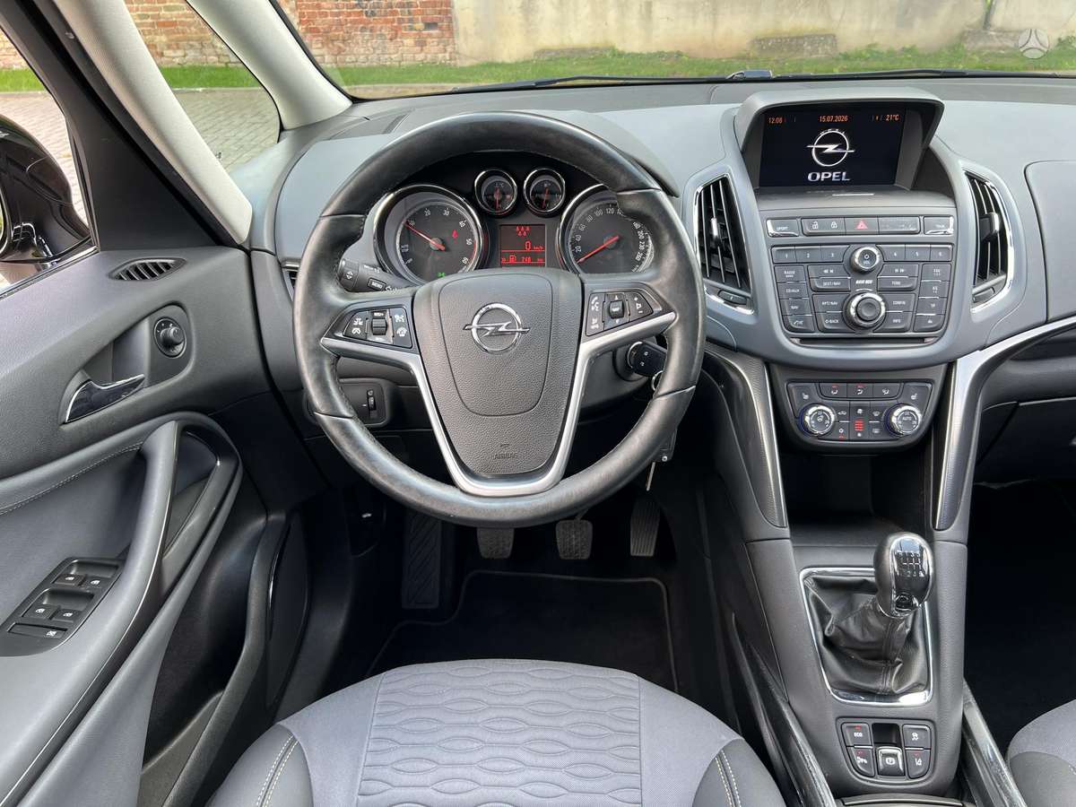 Opel Zafira 2012 — photo 33