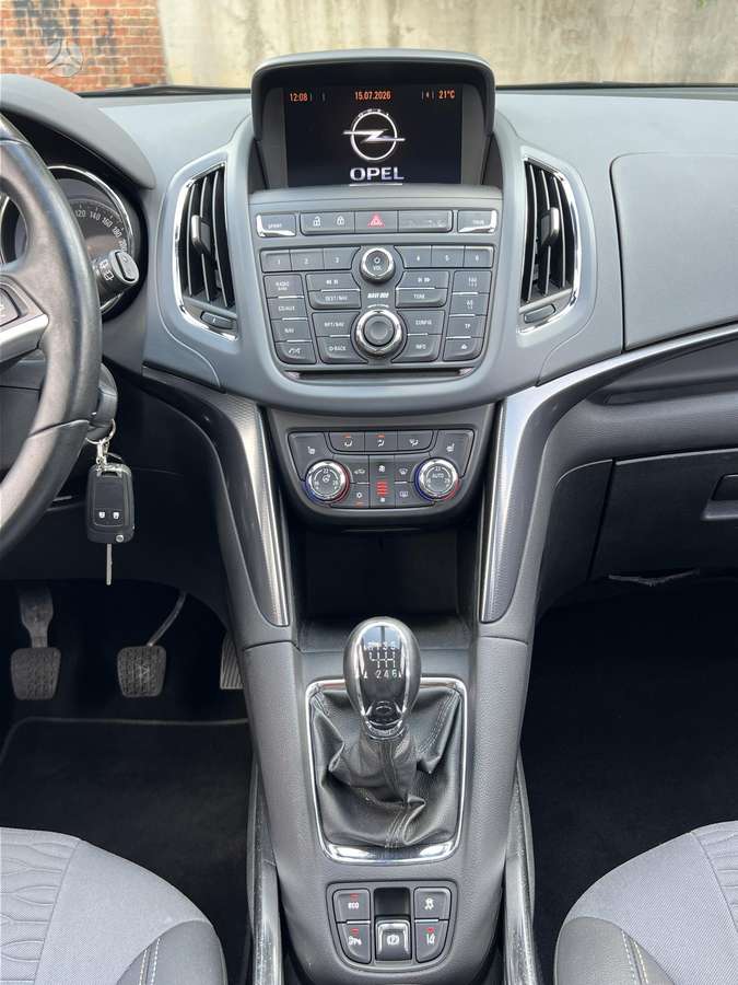 Opel Zafira 2012 — photo 34