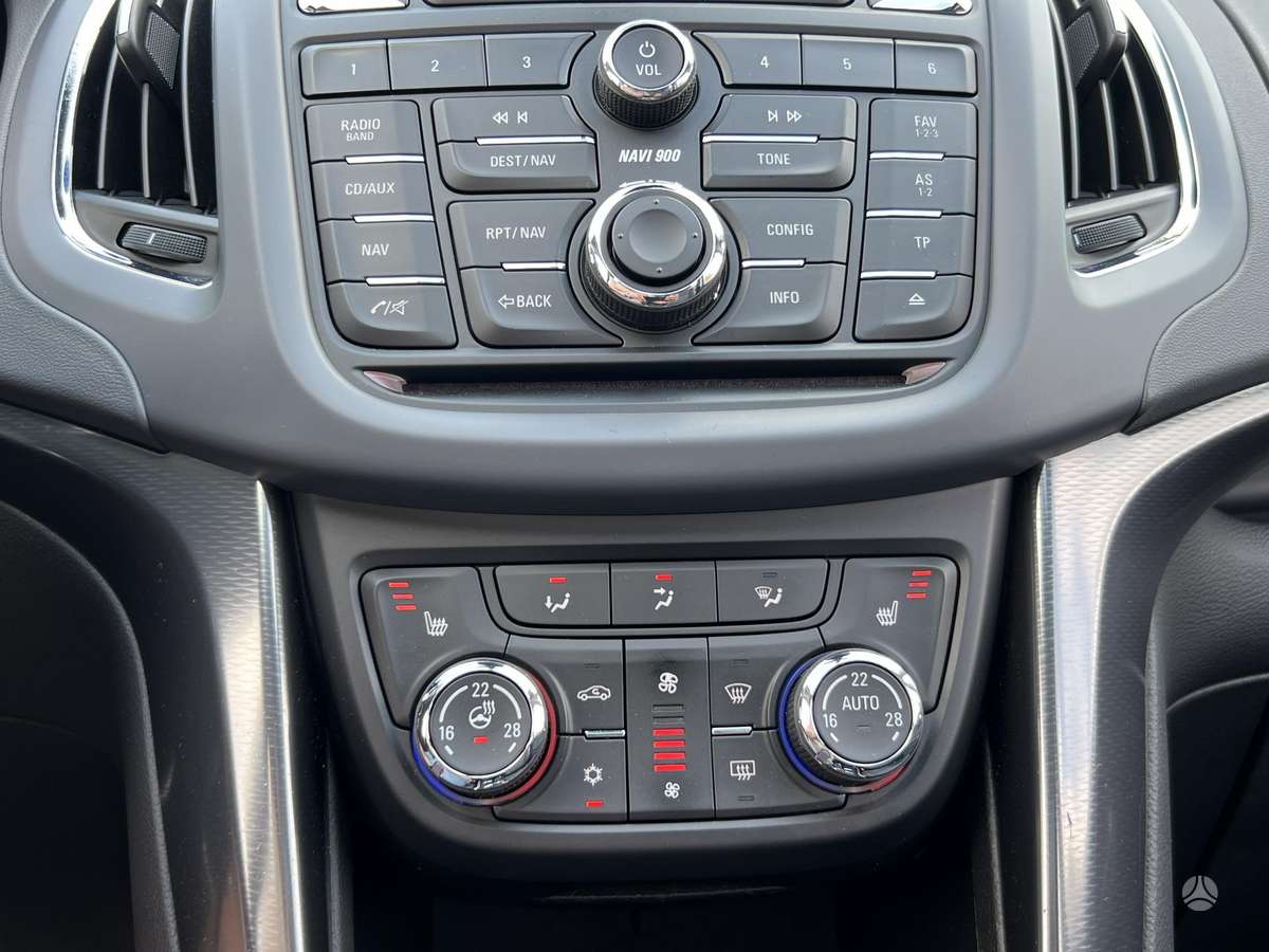 Opel Zafira 2012 — photo 36