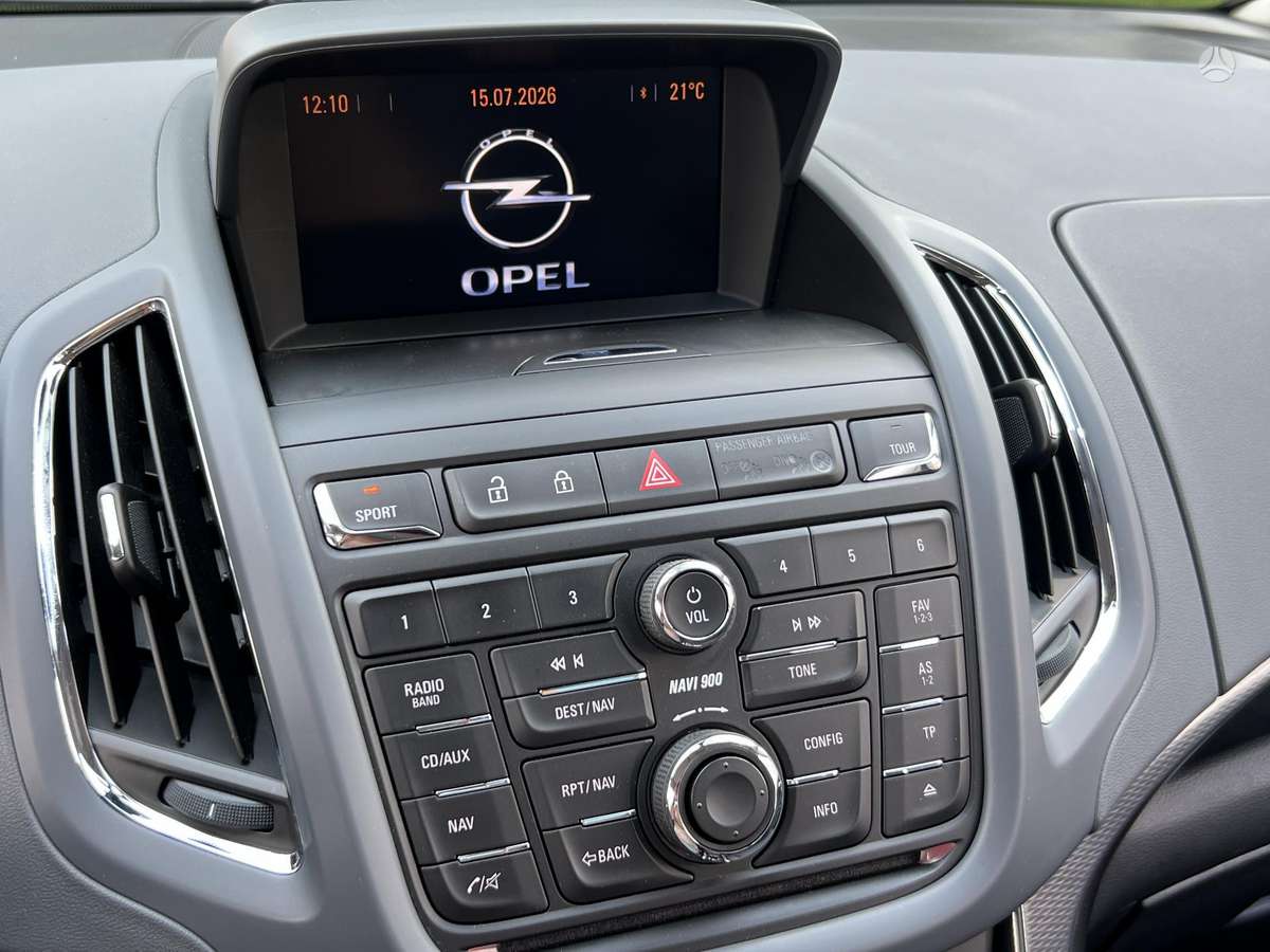 Opel Zafira 2012 — photo 37
