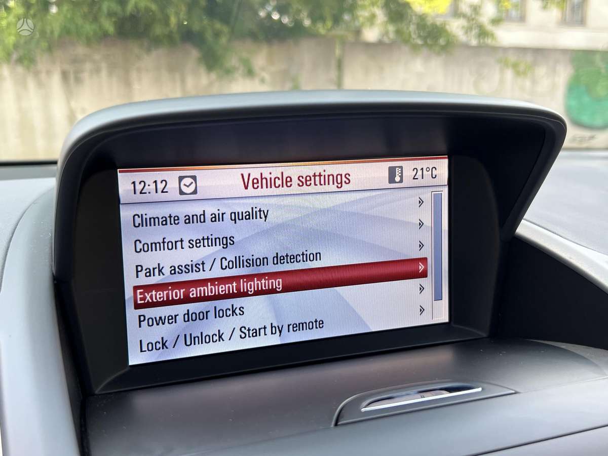 Opel Zafira 2012 — photo 40