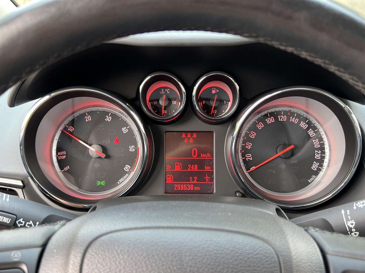 Opel Zafira 2012 — photo 41