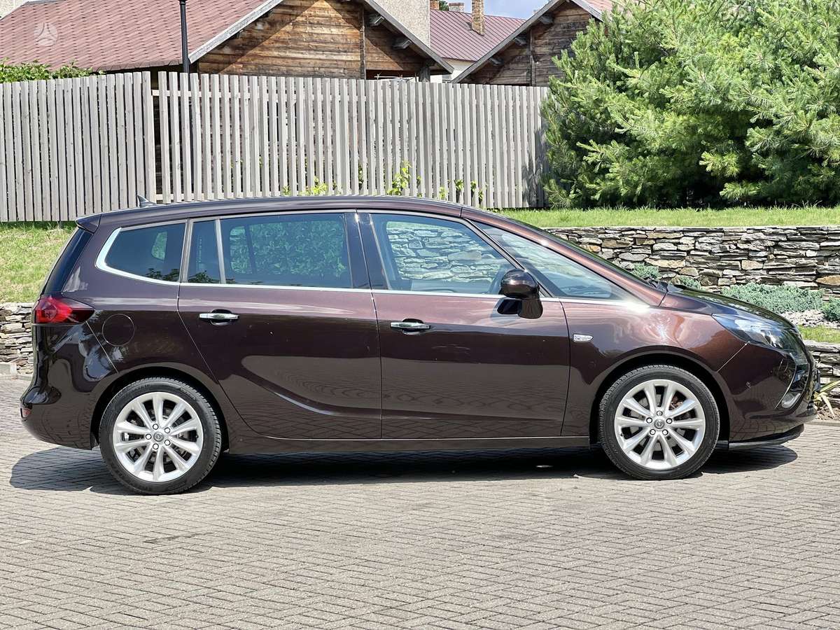Opel Zafira 2012 — photo 6