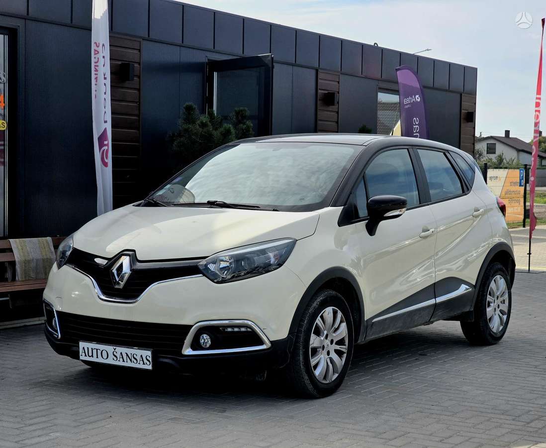 Renault Captur 2015 — rear view