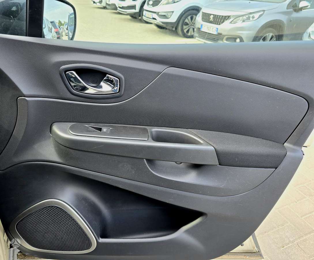 Renault Captur 2015 — photo 27